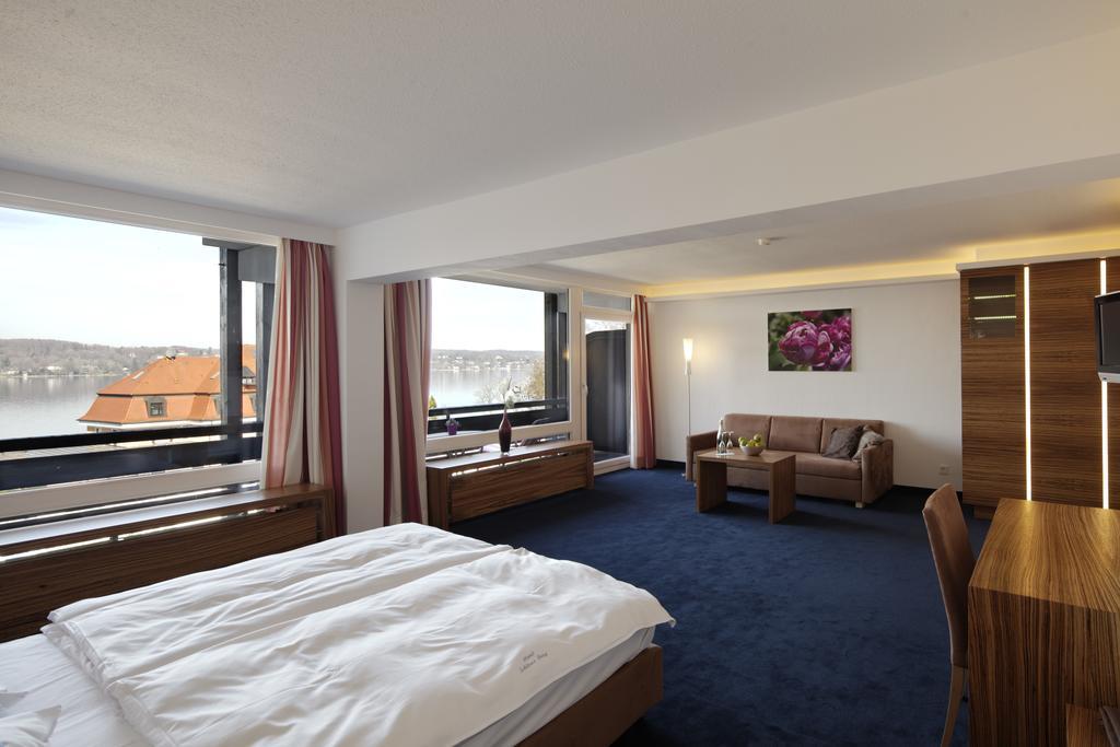 Hotel Schloss Berg Berg am Starnberger See Room photo