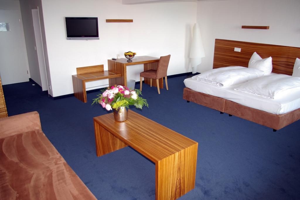 Hotel Schloss Berg Berg am Starnberger See Room photo